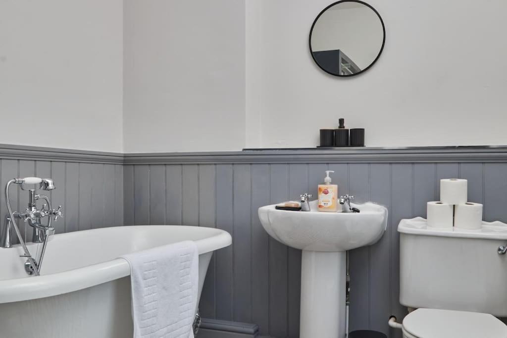 Cosy 3-Bedroom House In Seaham - Street Parking 외부 사진