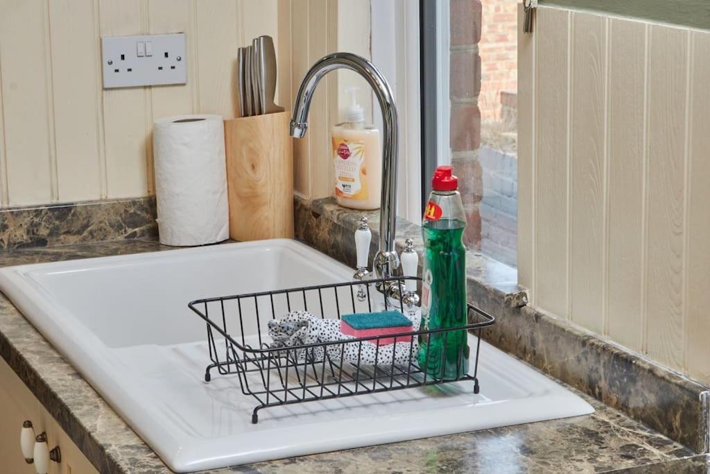 Cosy 3-Bedroom House In Seaham - Street Parking 외부 사진